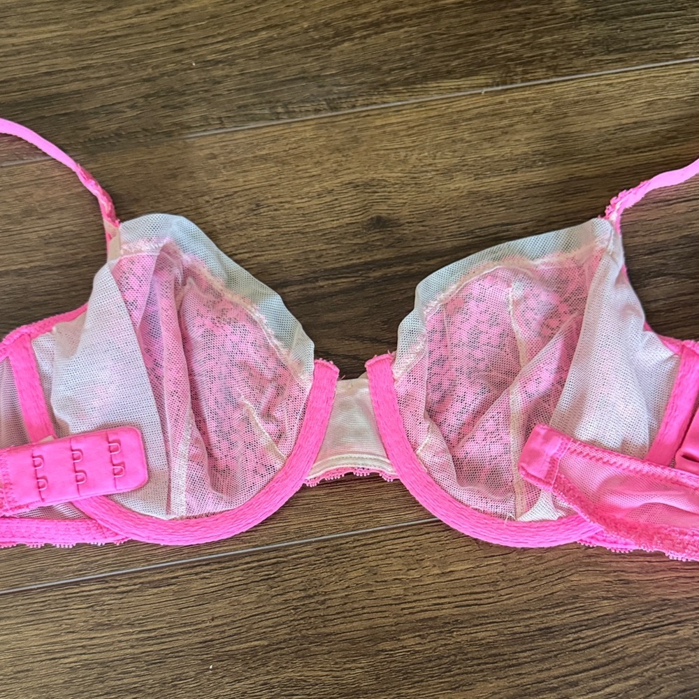 Victoria's Secret Dream Angels Hot Pink Sheer Lace Unlined Demi Bra 34C - Picture 16 of 16